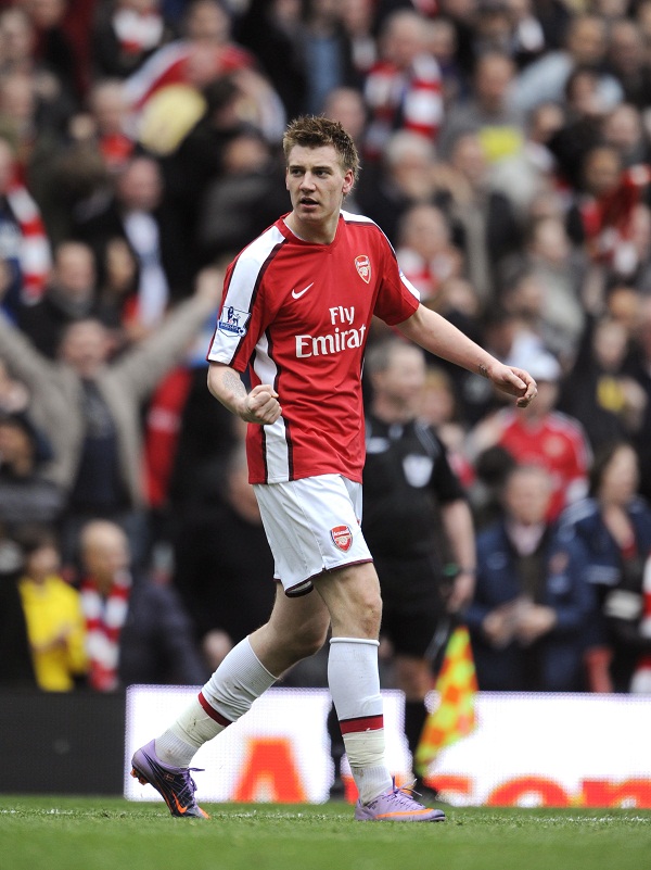 bendtner_playing.jpg